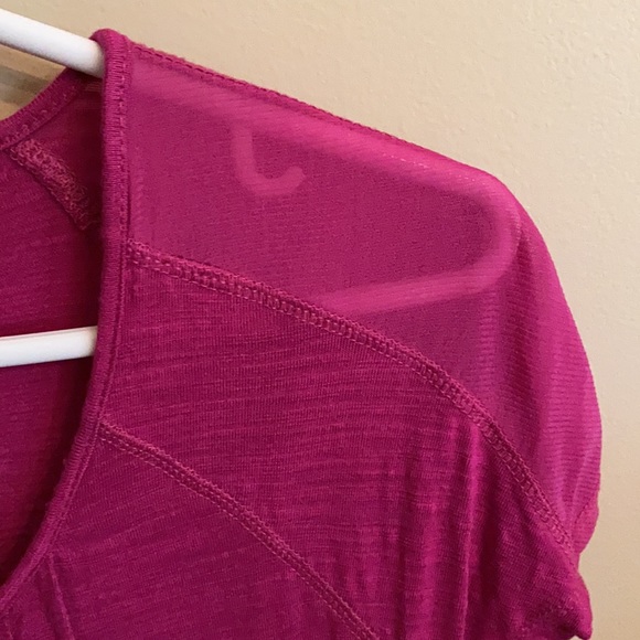 2/$24 Cable & Gauge fuchsia knit top - Picture 5 of 9